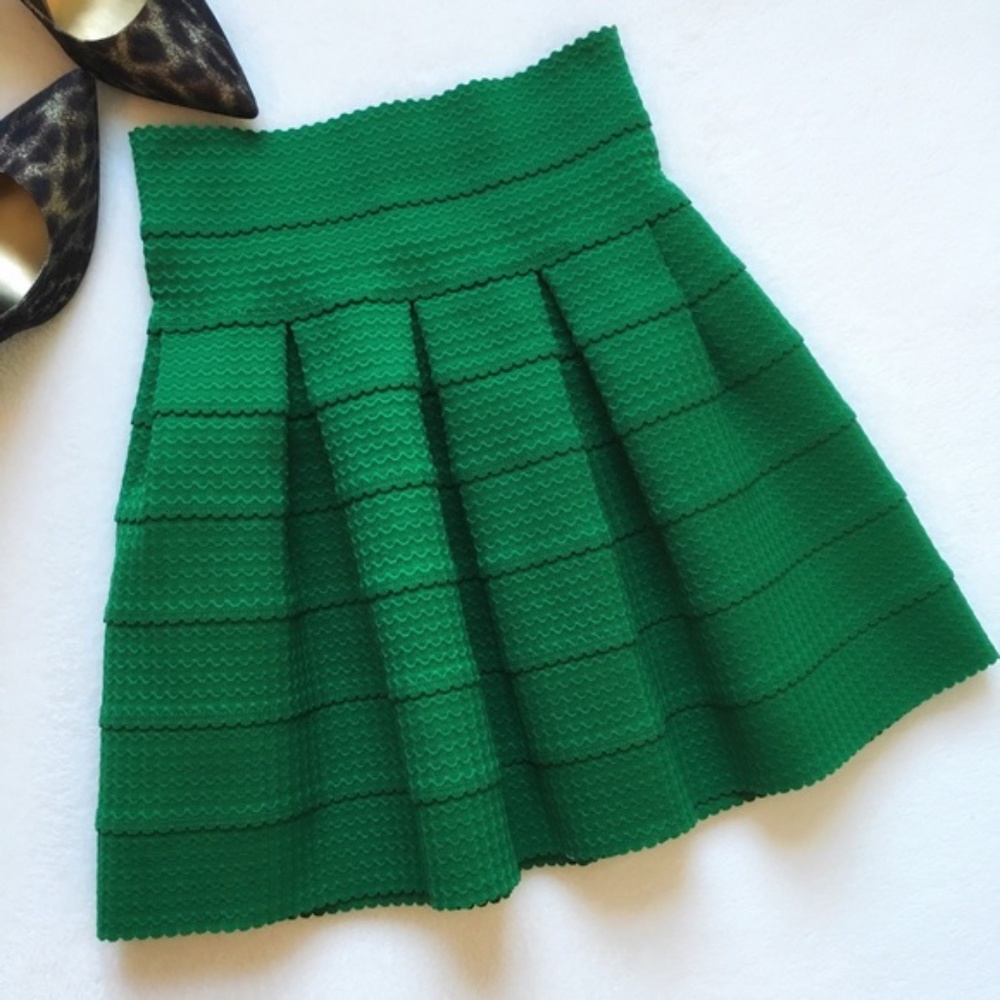 Anthropologie Ponte Bell Pouf Skirt - XS/S